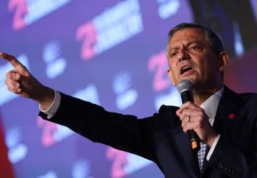 Özgür Özel: 'Ekrem Başkan için, demokrasi için, adalet için Ağrı Dağı’na da çıkıp miting yapacağız'