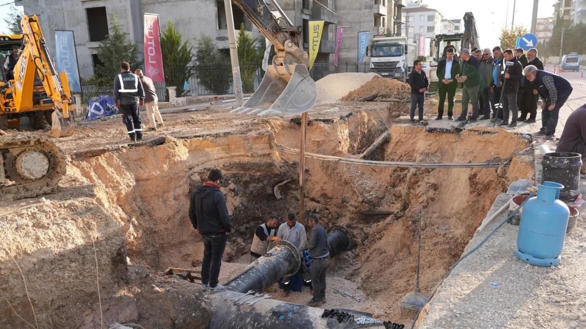 14 mahallenin su hattı yenilendi. Başkan Tutdere: 'Şehrin dört bir yanında belediyemizin izleri var' - Videolu Haber 14 mahallenin su hattı yenilendi. Başkan Tutdere: 'Şehrin dört bir yanında belediyemizin izleri var' - Videolu Haber