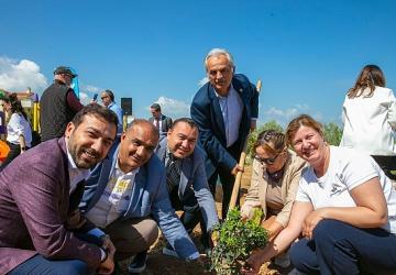 Güzelbahçe'de Sakız Ağaçları Büyüyecek