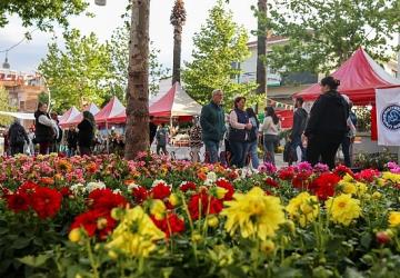 Bayındır 26. Uluslararası Çiçek Festivali'nin ilk Günü Dolu Dolu Geçti