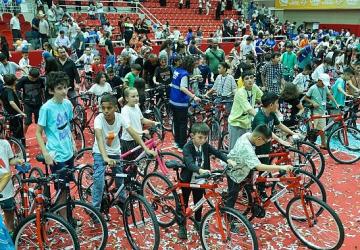 Canik'te Camiler Çocuklarla, Çocuklar Hediyelerle Buluşuyor!