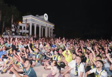 Şampiyonluk Heyecanı Büyükşehir’le Meydanlara Taştı