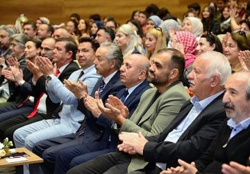 "Mikrofon 10'larda"da Genç Sesler Yeteneklerini Konuşturdu