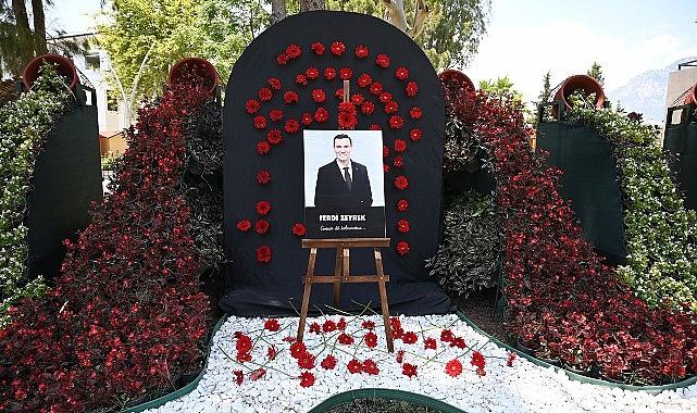 Kemer'de Başkan Zeyrek için anma alanı oluşturuldu Kemer'de Başkan Zeyrek için anma alanı oluşturuldu