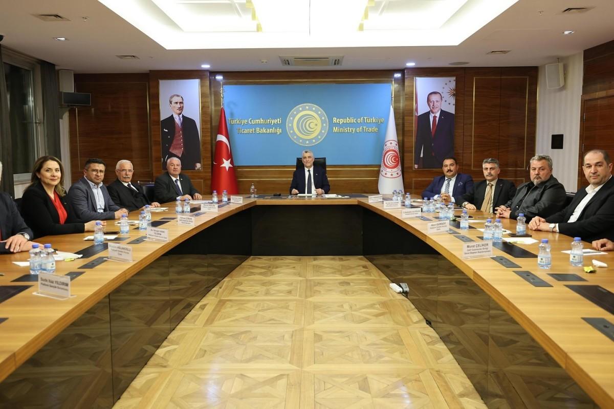 Adıyaman Platformu, deprem bölgesi için hazırladığı raporu Bakan Bolat’a sundu Adıyaman Platformu, deprem bölgesi için hazırladığı raporu Bakan Bolat’a sundu