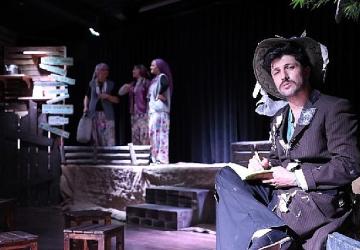 'Komşu Köyün Delisi' Tiyatro Gösterisinin Galası Yapıldı