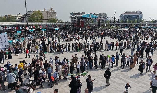 Milli İrade Meydanı ilk gün dolup taştı