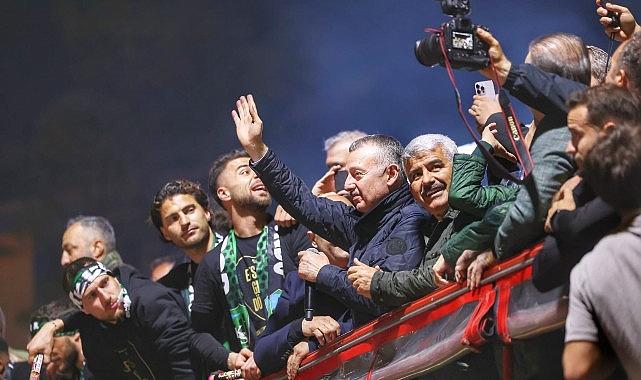 Büyükakın'a taraftardan büyük sevgi gösterisi