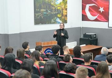 Burhaniye Belediyesi'nden şiddete karşı farkındalık