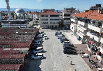Akçay Mahallesi'nde Kapalı Pazaryeri Çevresi Yenilendi