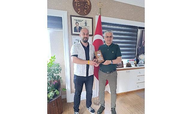 Polat Dede'den Başkan Topaloğlu'na teşekkür ziyareti Polat Dede'den Başkan Topaloğlu'na teşekkür ziyareti