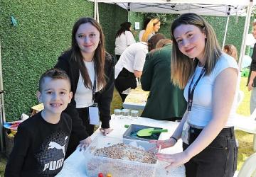 Küçükçekmece Belediyesi, Bi'Mola Engelsiz Yaşam Merkezi'nde Bahar Şenliği Düzenledi