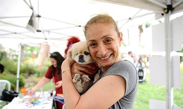 Karşıyaka'da can dostlarla yaza renkli merhaba!