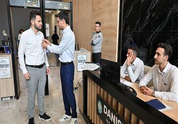 Başkan Zeyrek'ten Sağlık Çalışanlarına Destek Açıklaması Yapıp Çağrıda Bulundu