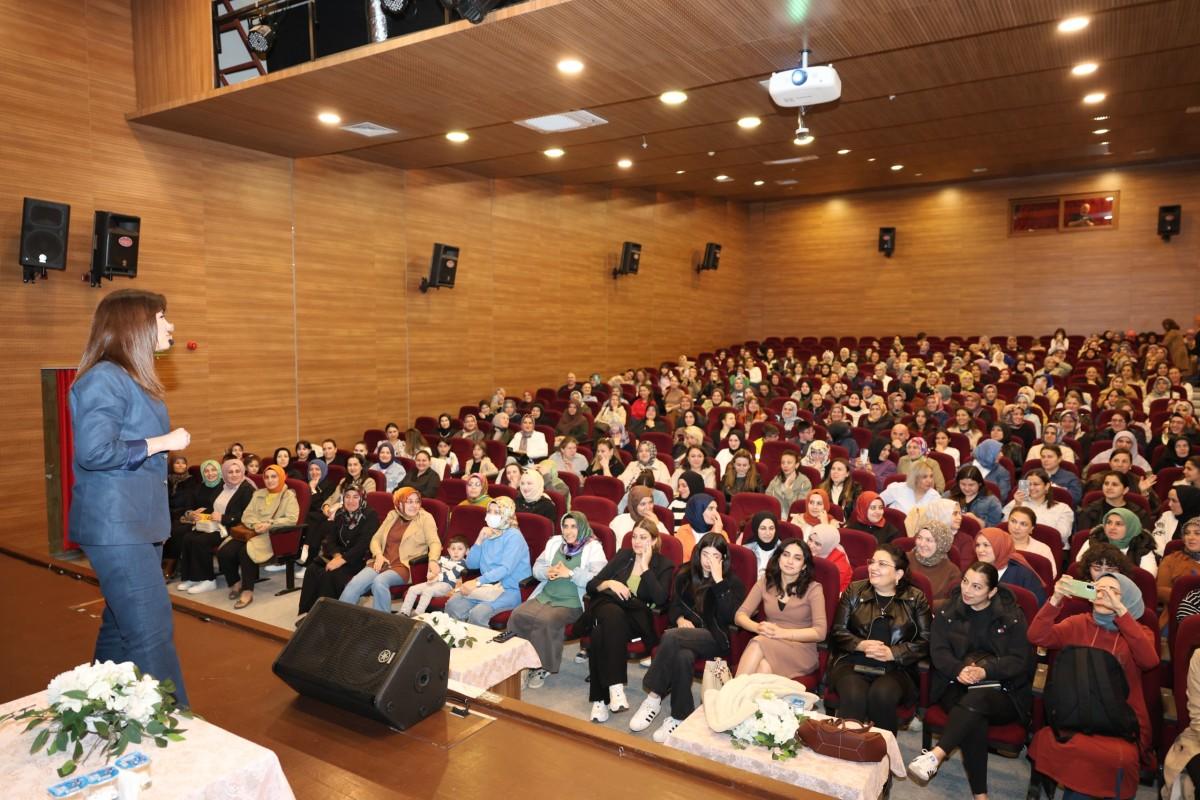Kültür Sanat Şöleni Büyükşehir ve İlçelerde Buluşuyor Kültür Sanat Şöleni Büyükşehir ve İlçelerde Buluşuyor
