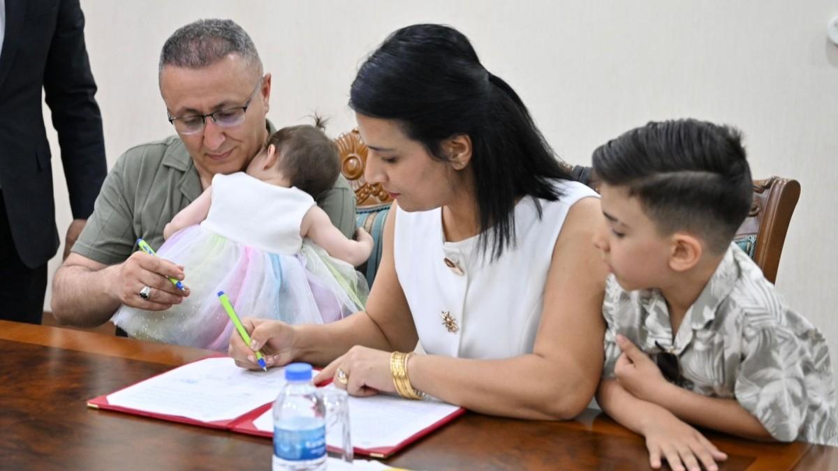 Diyarbakır’da bir çocuk daha koruyucu ailesine kavuştu: Koruyucu aile sayısı 97’ye ulaştı Diyarbakır’da bir çocuk daha koruyucu ailesine kavuştu: Koruyucu aile sayısı 97’ye ulaştı