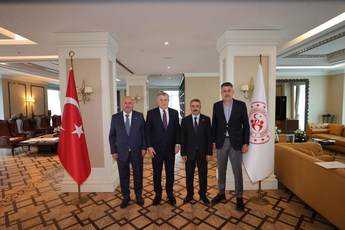 AK Parti Heyetinden Bakan Bak’a ziyaret AK Parti Heyetinden Bakan Bak’a ziyaret