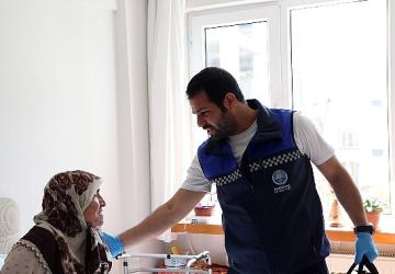 Evde sağlık ve destek hizmeti, yaşamlara dokunuyor.
