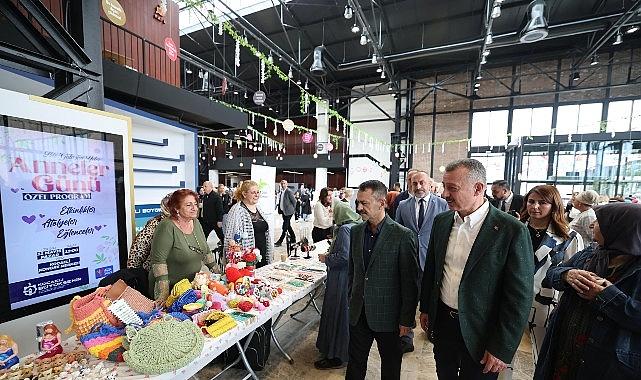 Büyükşehir'den Anneler Günü'ne renkli kutlama Büyükşehir'den Anneler Günü'ne renkli kutlama