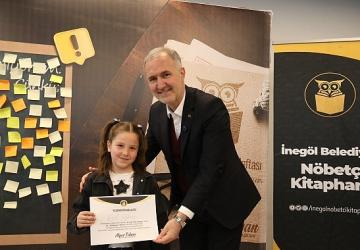 İnegöl Belediyesi Nöbetçi Kitaphanelerinin En'leri Ödüllerini Aldı