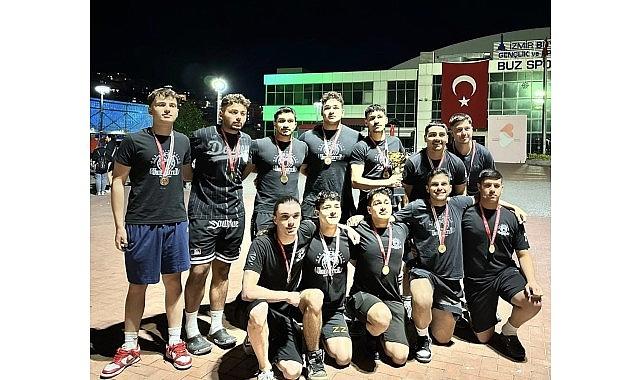 Ege Üniversitesi Sualtı Ragbisi takımlarından çifte şampiyonluk Ege Üniversitesi Sualtı Ragbisi takımlarından çifte şampiyonluk
