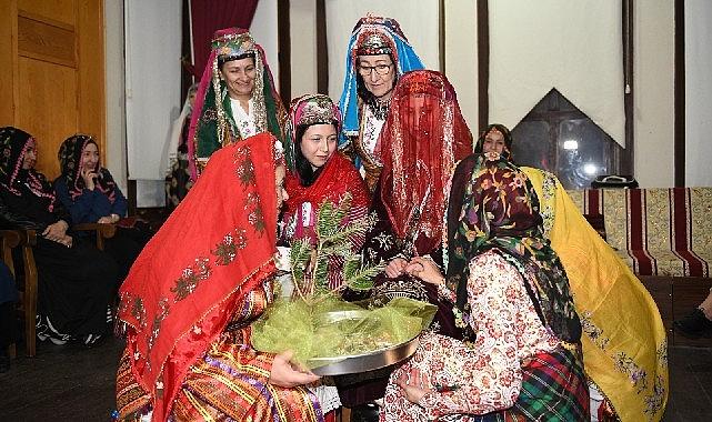 Kına gecesi geleneği Osmangazi'de yaşatıldı