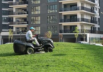 Nilüfer'in parklarında bahar temizliği