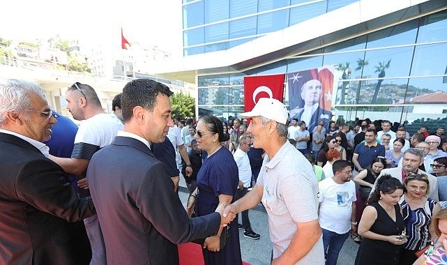 Başkan Önal, personeliyle bayramlaştı "Bu kenti sizlerin emeğiyle güzelleştiriyoruz"