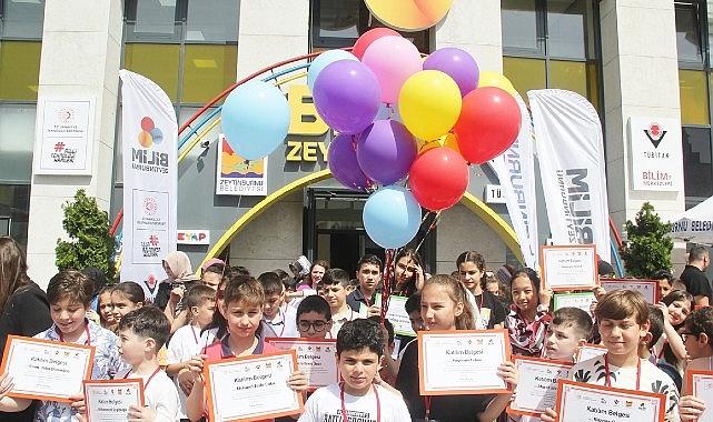 Bilim Z Akademi Öğrencileri Mezuniyet Sertifikalarını Aldı Bilim Z Akademi Öğrencileri Mezuniyet Sertifikalarını Aldı