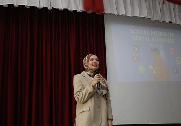 İnegöl'deki öğrencilere “Dijital Güvenlik" semineri