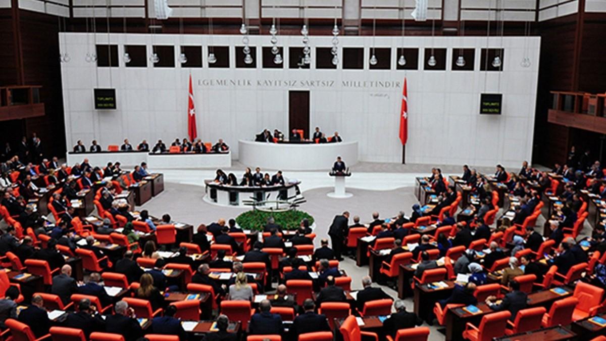 TBMM Başkanlık Divanı seçildi: 28. Dönem ikinci devre görev dağılımı belirlendi TBMM Başkanlık Divanı seçildi: 28. Dönem ikinci devre görev dağılımı belirlendi