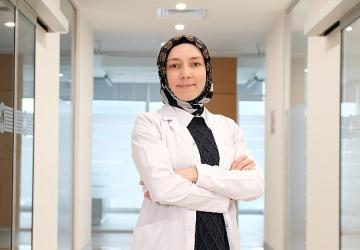 Şeker, yetişkinlerde de ağız ve diş sağlığını tehdit ediyor!
