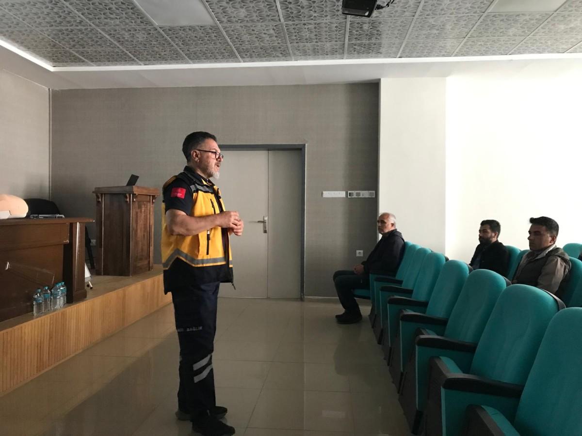 Çelikhan’da ilk yardım eğitimi düzenlendi Çelikhan’da ilk yardım eğitimi düzenlendi