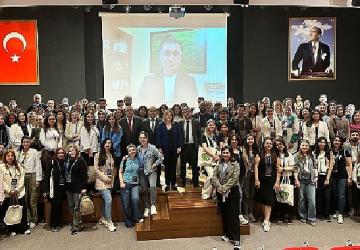 Uzmanından Sosyal Medya Uyarısı: Normal Duygu Döngüsünü Bozuyor