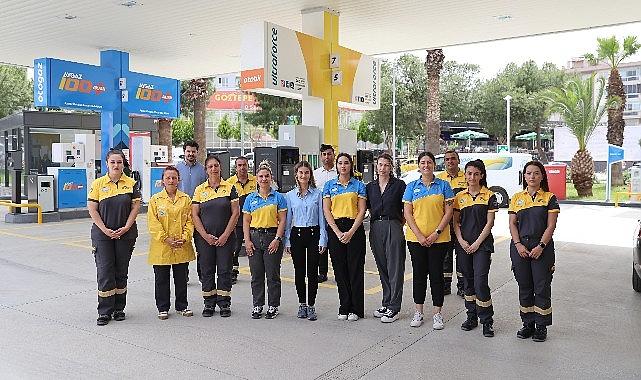 İzmir'de bir ilk: “Kadın ve Yeşil İstasyon" hizmete girdi İzmir'de bir ilk: “Kadın ve Yeşil İstasyon" hizmete girdi