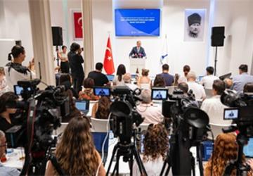 Başkan Tugay Büyükşehir'in yeni personel politikasını açıkladı
