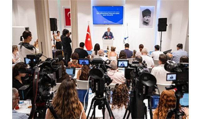 Başkan Tugay Büyükşehir'in yeni personel politikasını açıkladı Başkan Tugay Büyükşehir'in yeni personel politikasını açıkladı