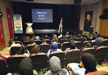 Malatya Büyükşehir Belediyesi’nden LGS’ye hazırlanan öğrencilere rehberlik desteği