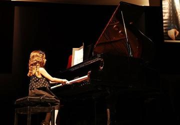 Nilüfer'de yıl sonu konserleri keman ve piyano ile başladı