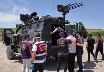 Diyarbakır’daki vahşetin failleri netlik kazandı: Baba ve oğlu öldürüldükten sonra araçta yakıldı - Videolu Haber