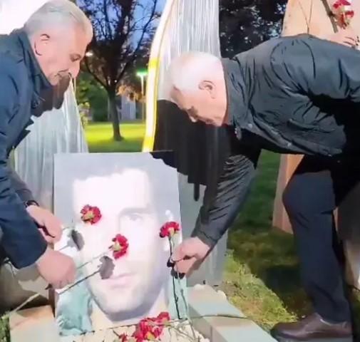 Mustafa Bozbey, Üç Fidan’ı Unutmadı Mustafa Bozbey, Üç Fidan’ı Unutmadı