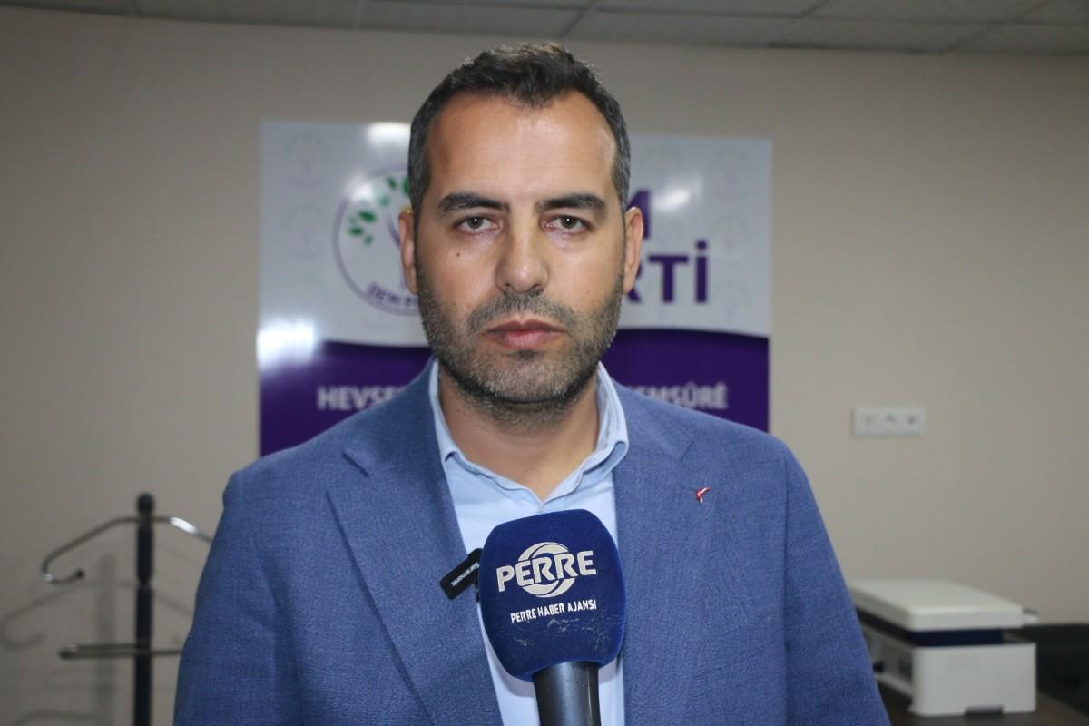 DEM Parti Adıyaman İl Başkanlığı’nda Sırrı Süreyya Önder için taziye kabulü başladı - Videolu Haber DEM Parti Adıyaman İl Başkanlığı’nda Sırrı Süreyya Önder için taziye kabulü başladı - Videolu Haber
