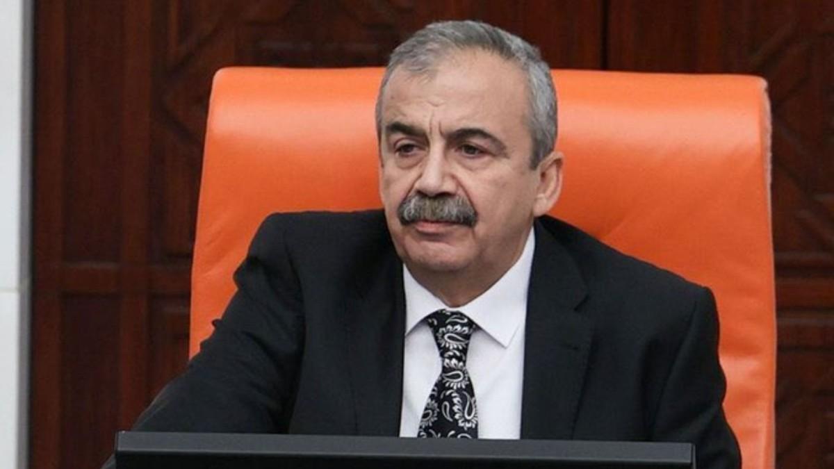 TBMM Başkanvekili Sırrı Süreyya Önder hayatını kaybetti TBMM Başkanvekili Sırrı Süreyya Önder hayatını kaybetti