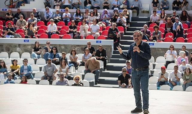 İZKİTAP'ta sanat rüzgârı