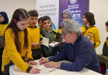 Yazarlar Genç Okurlarla Buluşuyor