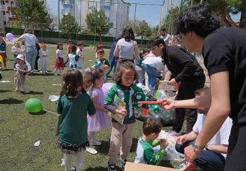Büyükşehir Gençlik Meclisi Çocukların 23 Nisan Coşkusunu Paylaştı