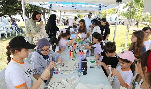 Çevre Koruma Haftası'nda Küçükçekmece'de Kitap Takas Etkinliği Düzenlendi Çevre Koruma Haftası'nda Küçükçekmece'de Kitap Takas Etkinliği Düzenlendi
