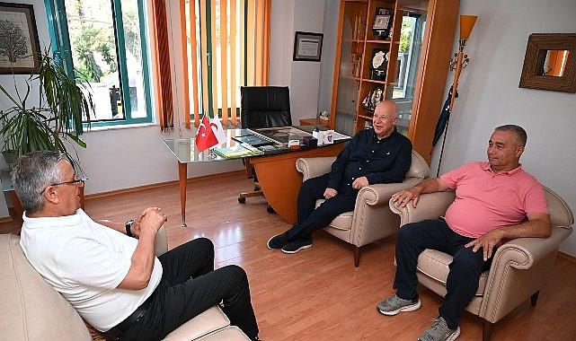 Başkan Topaloğlu'ndan Yaşam Hastanesi'ne teşekkür plaketi Başkan Topaloğlu'ndan Yaşam Hastanesi'ne teşekkür plaketi