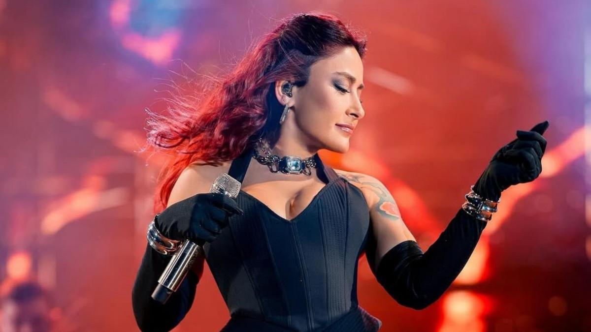 AK Parti'den Melek Mosso konserine tepki: ‘Milli ve manevi değerlerimize laf eden sanatçı’ - Videolu Haber AK Parti'den Melek Mosso konserine tepki: ‘Milli ve manevi değerlerimize laf eden sanatçı’ - Videolu Haber