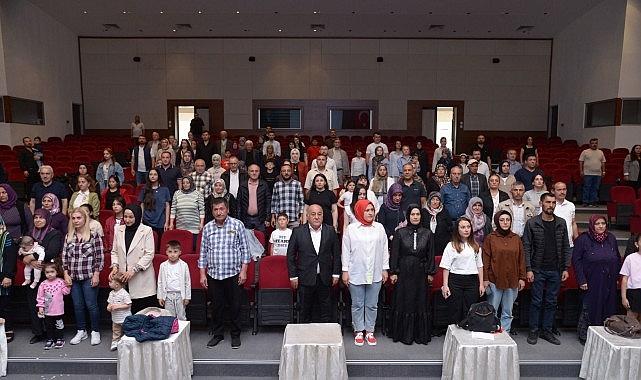 Kahramankazan'da Miniklerden Rengârenk Yıl Sonu Gösterisi